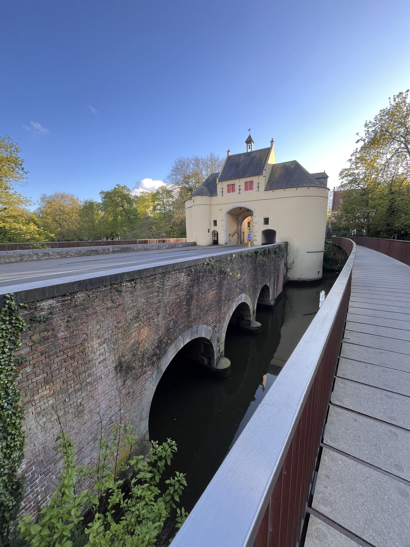 Bruges the Slumbering